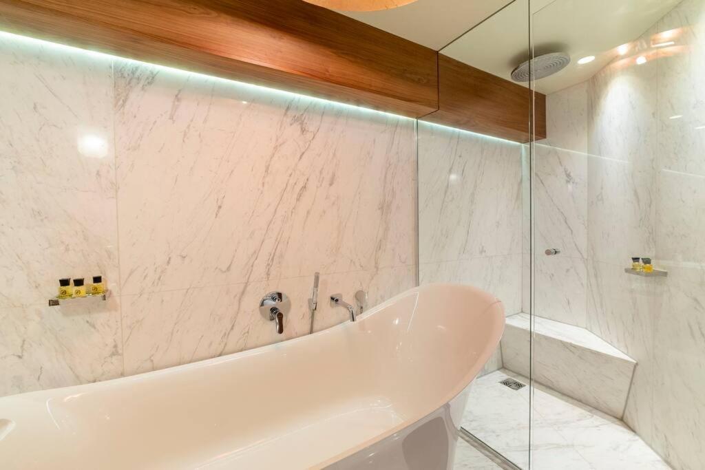 Westcourt By Rmg Apartments Harrogate Bagian luar foto